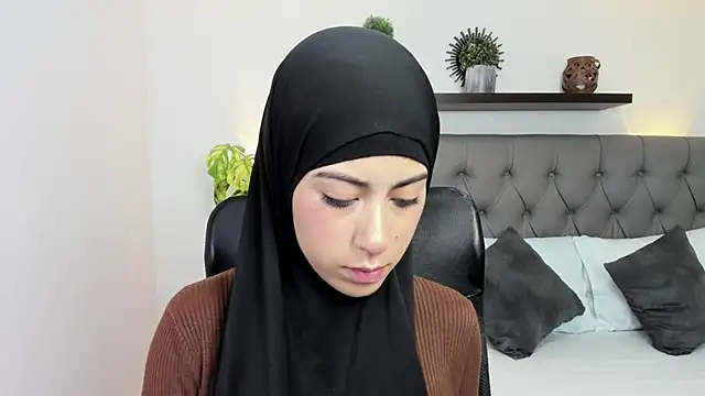 Snapshot of chaymae_nah_ chatting on 12, 3, 2025 chaymae nah online show from 12, 3, 2025