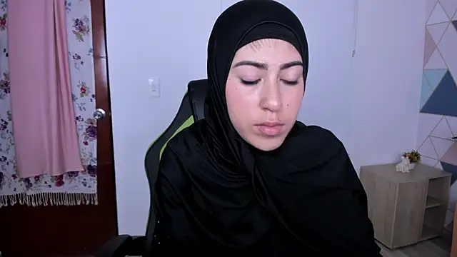 Snapshot of chaymae_nah_ chatting on 17, 3, 2025 chaymae nah online show from 17, 3, 2025