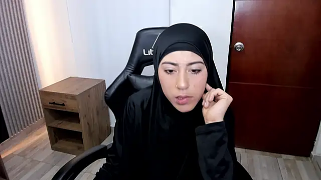 Snapshot of chaymae_nah_ chatting on 18, 3, 2025 chaymae nah online show from 18, 3, 2025