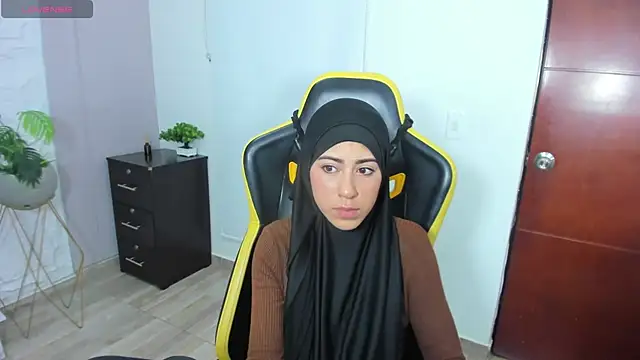 Snapshot of chaymae_nah_ chatting on 19, 3, 2025 chaymae nah online show from 19, 3, 2025