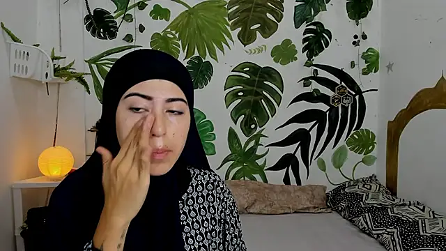 Snapshot of chaymae_nah_ chatting on 11, 10, 2025 chaymae nah online show from 11, 10, 2025