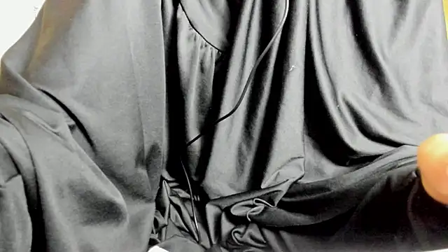 Snapshot of chaymae_nah_ chatting on 22, 10, 2025 chaymae nah online show from 22, 10, 2025