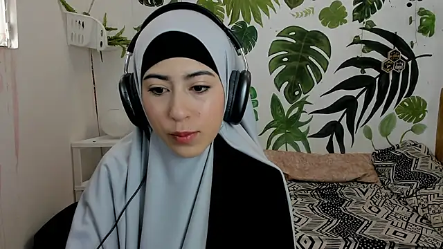 Snapshot of chaymae_nah_ chatting on 27, 10, 2025 chaymae nah online show from 27, 10, 2025