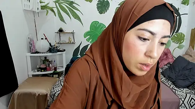 Snapshot of chaymae_nah_ chatting on 2, 12, 2025 chaymae nah online show from 2, 12, 2025