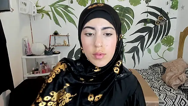 Snapshot of chaymae_nah_ chatting on 3, 12, 2025 chaymae nah online show from 3, 12, 2025