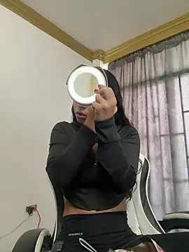 bella-black online show from 10, 4, 2026