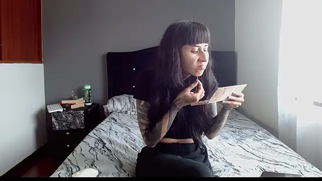 Emilia 1995 online show from 3, 12, 2025