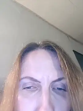 Evelina cute online show from 10, 3, 2026