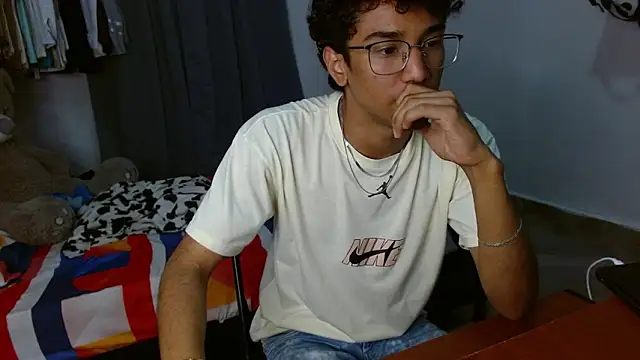 harrytwink18 online show from 16, 2, 2026