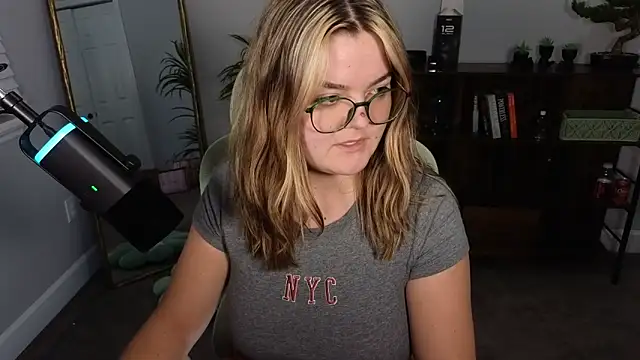 Snapshot of rodeobrii chatting on 4, 10, 2025 rodeobrii online show from 4, 10, 2025