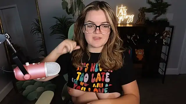 Snapshot of rodeobrii chatting on 14, 10, 2025 rodeobrii online show from 14, 10, 2025