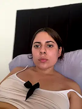little isabela1 online show from 22, 12, 2025
