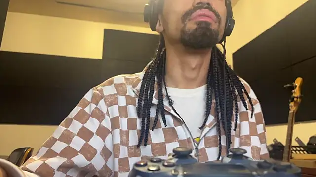 hotcamboy420 online show from 25, 11, 2025