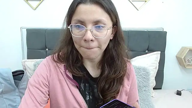 karlamorris  online show from 8, 3, 2025