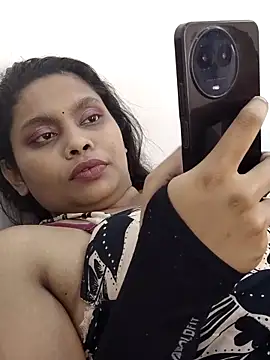 Snapshot of Sexy_DarloSiya chatting on 2, 4, 2026 Sexy DarloSiya online show from 2, 4, 2026