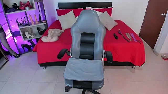 Veronica Jacobss online show from 20, 10, 2025