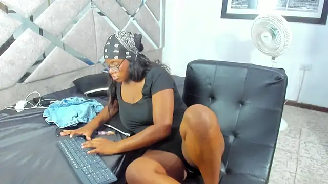 EvaxEmma online show from 14, 4, 2026