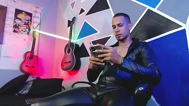 MagnusFrost online show from 9, 10, 2025