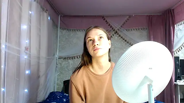 leila bambi  online show from 12, 11, 2025