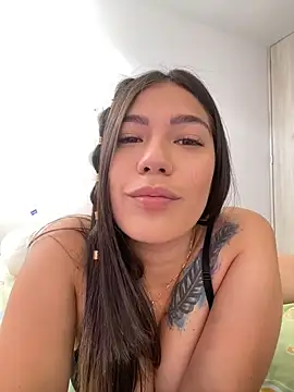Latina vanessa online show from 8, 12, 2024