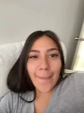 Latina vanessa online show from 28, 1, 2025