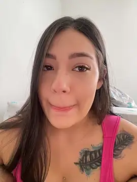 Latina vanessa online show from 4, 10, 2025