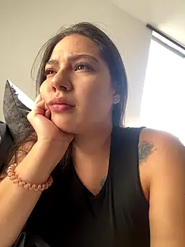 Latina vanessa online show from 5, 11, 2025