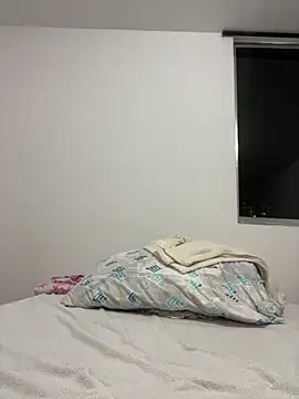 Latina vanessa online show from 12, 2, 2026