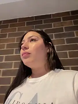 Latina vanessa online show from 30, 4, 2026