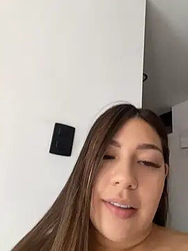 Latina vanessa online show from 17, 6, 2026