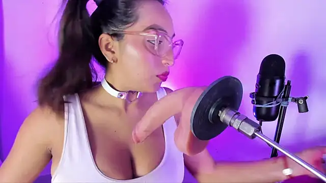 Snapshot of Leticia_brownn1 chatting on 14, 9, 2025 Leticia brownn1 online show from 14, 9, 2025