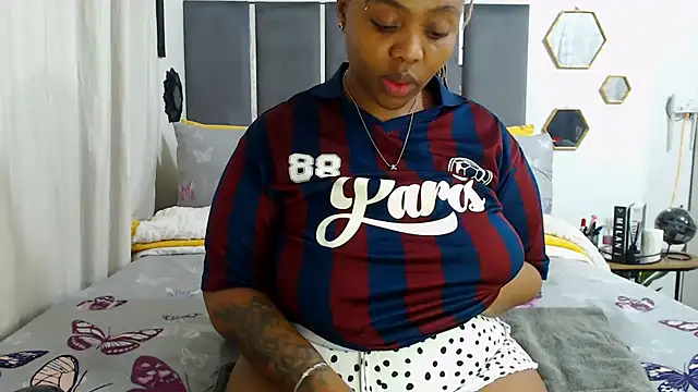 IceBellaCane313 online show from 12, 9, 2025