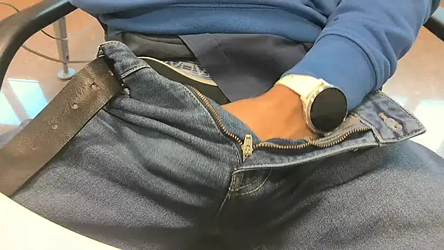 alessandroman2114 online show from 13, 4, 2026