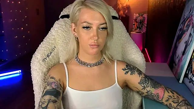 Snapshot of tykioty_Miley chatting on 10, 7, 2026 tykioty Miley online show from 10, 7, 2026