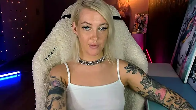 Snapshot of tykioty_Miley chatting on 18, 7, 2026 tykioty Miley online show from 18, 7, 2026