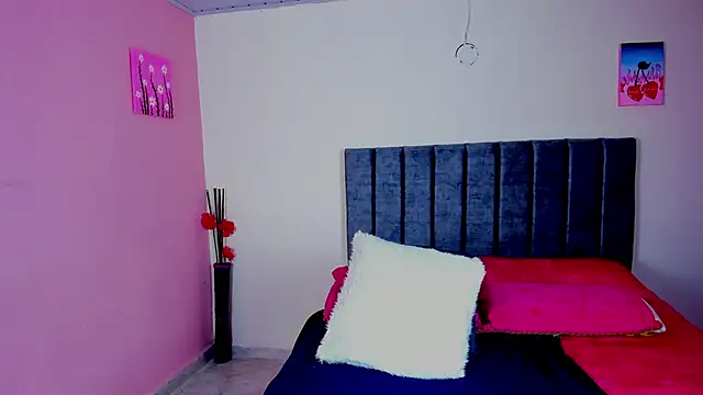 Snapshot of KayllaEvanss_ chatting on 3, 12, 2024 KayllaEvanss online show from 3, 12, 2024