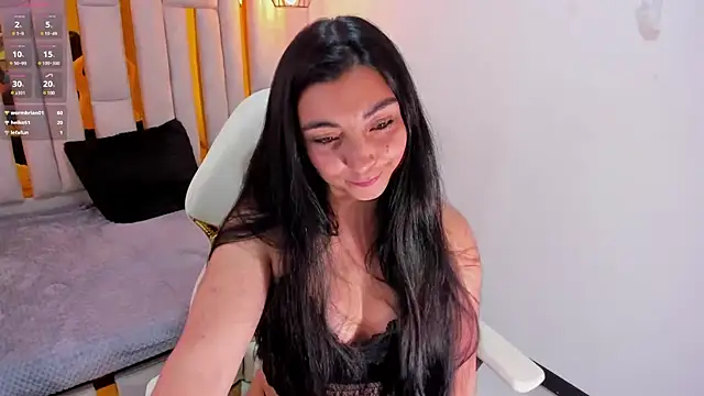 Karla hernandez  online show from 5, 1, 2025