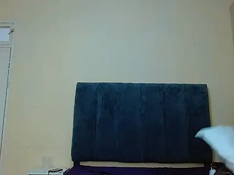 curvycloe1 online show from 10, 10, 2025