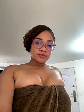 Snapshot of ashley_Tompson1 chatting on 4, 10, 2025 ashley Tompson1 online show from 4, 10, 2025