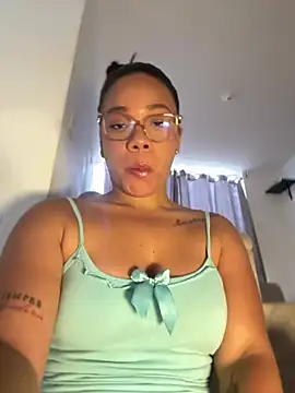 Snapshot of ashley_Tompson1 chatting on 12, 6, 2026 ashley Tompson1 online show from 12, 6, 2026