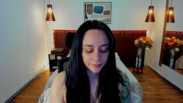 Snapshot of KatherineBond chatting on 20, 7, 2026 KatherineBond online show from 20, 7, 2026