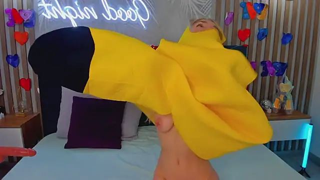 Emilly Hart online show from 17, 2, 2025