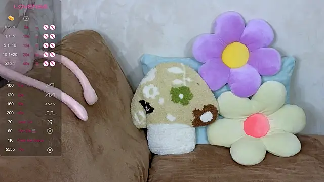 TrissMerigold9 online show from 13, 10, 2025