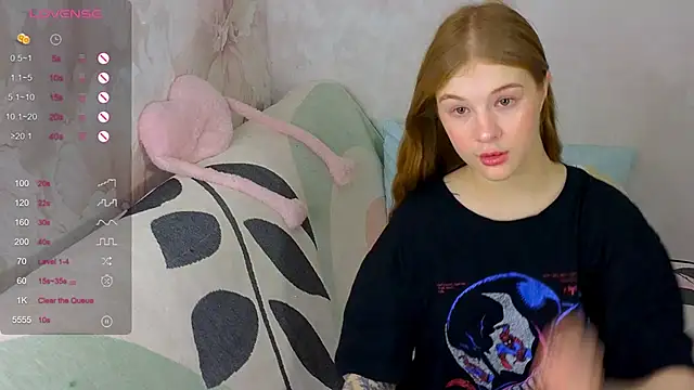 TrissMerigold9 online show from 27, 11, 2025