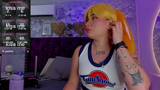 Danee 19  online show from 12, 2, 2025