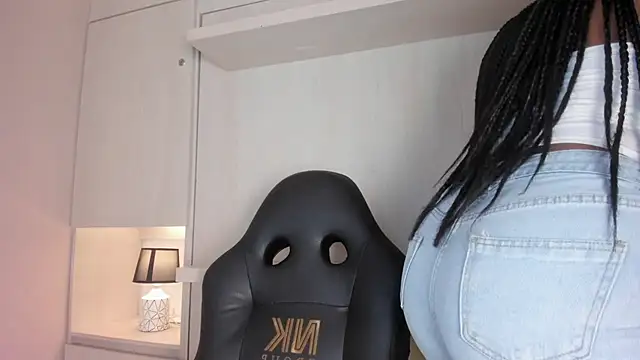 tamaraa smiith online show from 4, 3, 2026