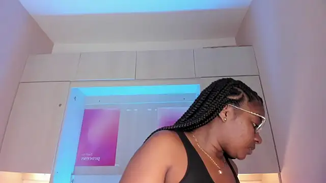 Snapshot of tamaraa_smiith chatting on 26, 5, 2026 tamaraa smiith online show from 26, 5, 2026