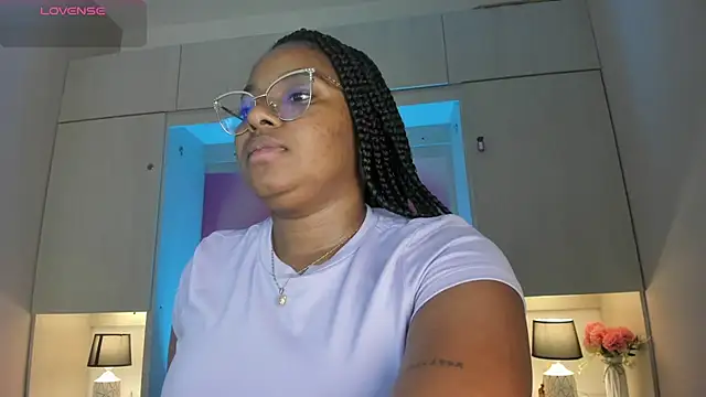 Snapshot of tamaraa_smiith chatting on 27, 5, 2026 tamaraa smiith online show from 27, 5, 2026