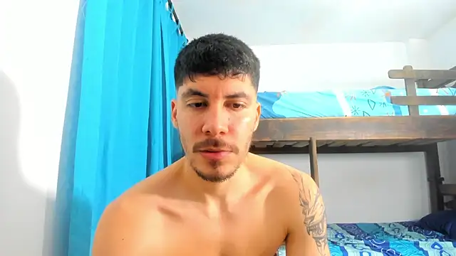 Snapshot of daniel_sexy777 chatting on 17, 10, 2025 daniel sexy777 online show from 17, 10, 2025