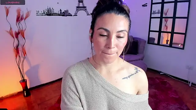 Snapshot of Elizabeth_taylor_b chatting on 18, 3, 2025 Elizabeth taylor b online show from 18, 3, 2025